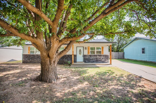 5313 25th St in Lubbock, TX - Foto de edificio - Building Photo