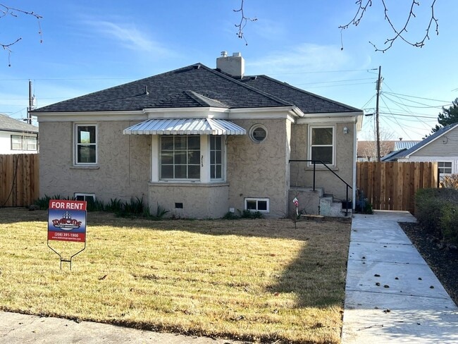 2115 Cleveland Blvd in Caldwell, ID - Building Photo - Building Photo