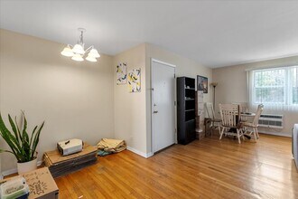 7429 N Ridge Blvd in Chicago, IL - Building Photo - Building Photo