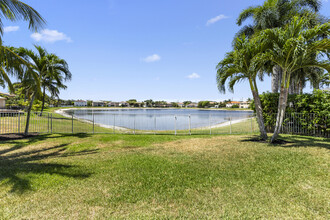 1256 Beacon Cir in West Palm Beach, FL - Building Photo - Building Photo