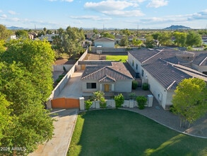 11407 E Bellflower Ct in Chandler, AZ - Foto de edificio - Building Photo