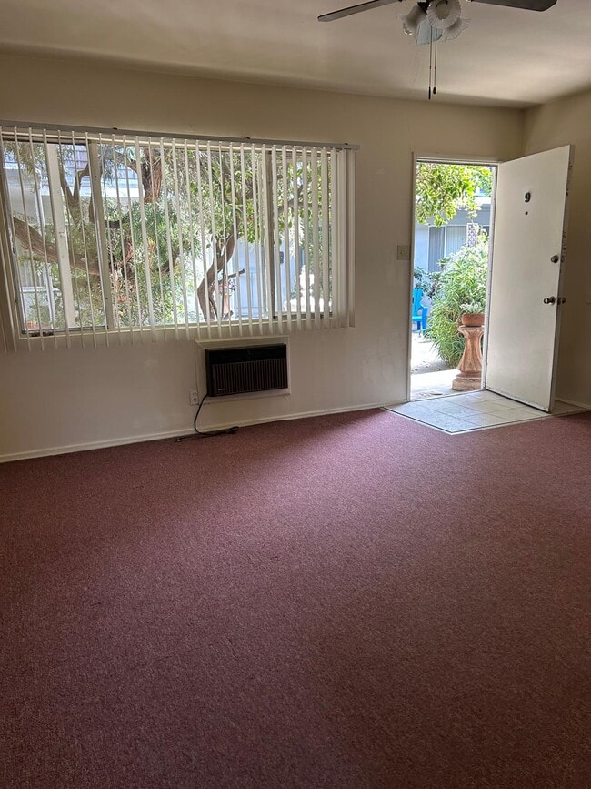 6705 De Longpre Ave, Unit 12 in Los Angeles, CA - Building Photo - Building Photo