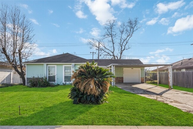 5942 Ridgeway Dr in Houston, TX - Building Photo - Building Photo