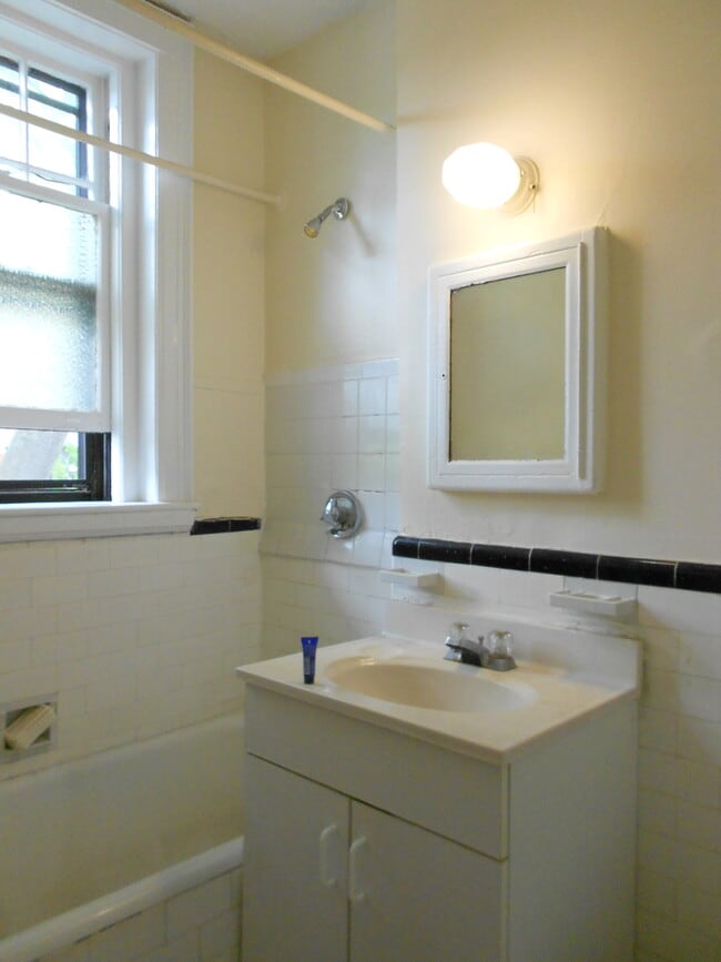 249 Chestnut Hill Ave photo'