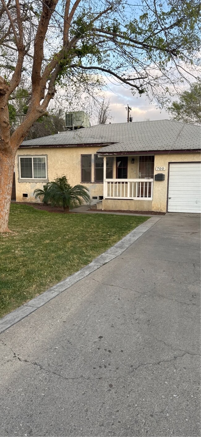 700 El Prado Dr