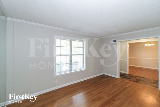 5299 Twin Woods Ave in Memphis, TN - Foto de edificio - Building Photo