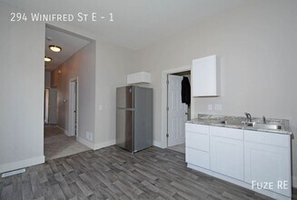 294 Winifred St E in St. Paul, MN - Building Photo - Building Photo