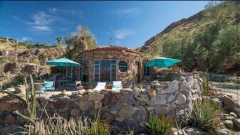 2540 S Araby Dr in Palm Springs, CA - Building Photo