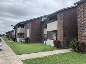 Lakeview Apartments in Ganado, TX - Building Photo - Building Photo