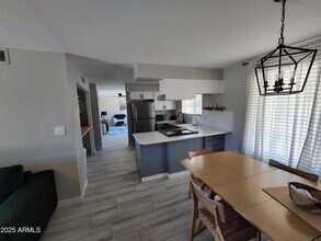 630 E Julie Dr in Tempe, AZ - Building Photo - Building Photo