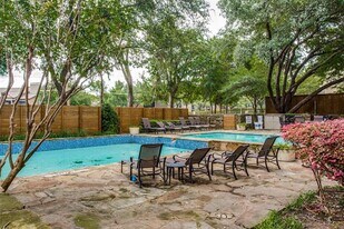 14151 Montfort Dr in Dallas, TX - Building Photo
