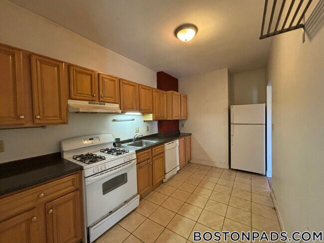 41 Egremont Rd, Unit 4 in Boston, MA - Building Photo - Building Photo