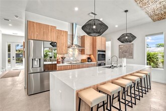 2163 Waldemere St in Sarasota, FL - Building Photo - Building Photo
