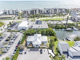 4890 Bethel Creek Dr in Vero Beach, FL - Building Photo