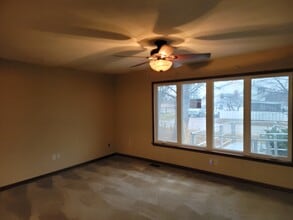 8217 Leisure Ln in Des Moines, IA - Building Photo - Building Photo