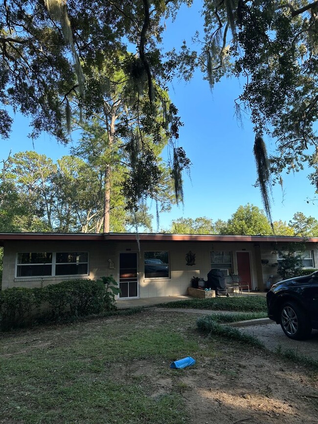 717 Edgewood St in Tallahassee, FL - Building Photo - Building Photo