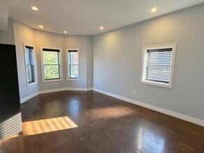 8 Cross St E, Unit 1 in Somerville, MA - Building Photo - Building Photo