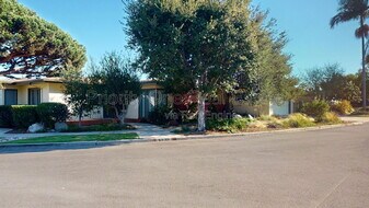 4335 Ridgeway Dr in San Diego, CA - Building Photo