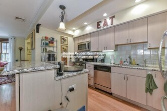 125 Pembroke St, Unit B in Boston, MA - Building Photo - Building Photo