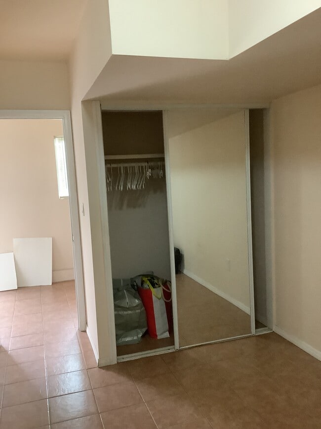 17223 Prairie Ave in Torrance, CA - Foto de edificio - Building Photo