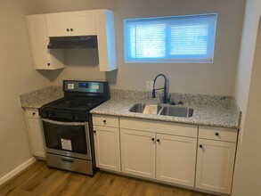 1016 N Willis St in Visalia, CA - Building Photo - Building Photo