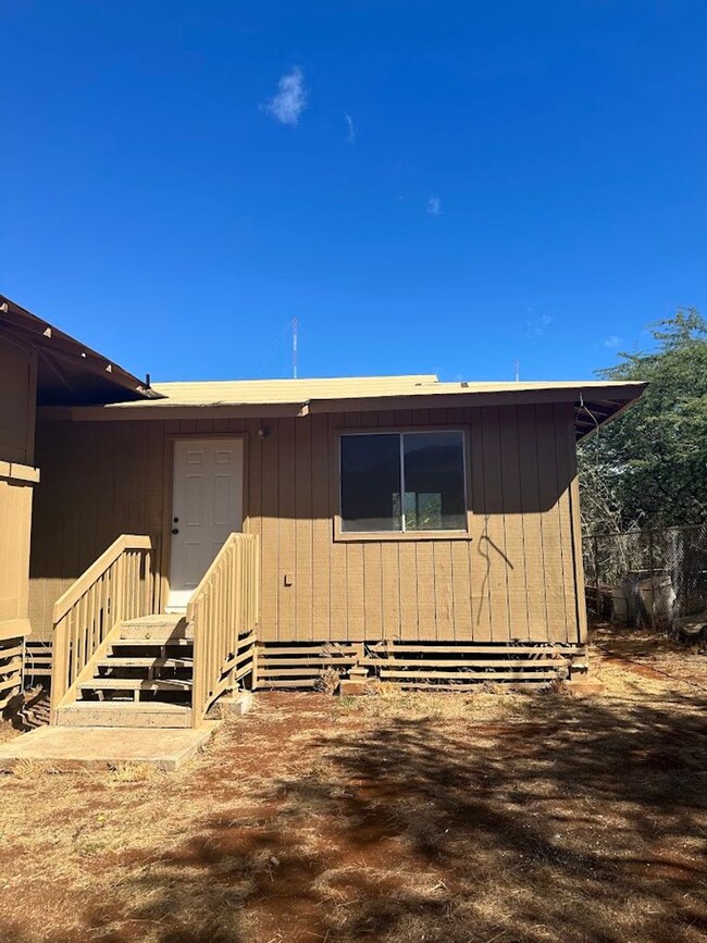 87-948 Apuupuu Rd-Unit -A in Waianae, HI - Building Photo - Building Photo