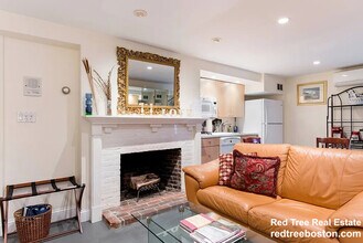25 Westfield Rd, Unit 1 in Newton, MA - Building Photo - Building Photo