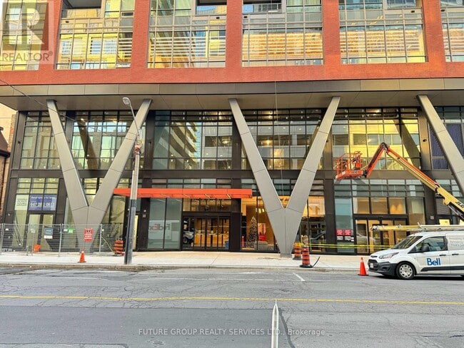 property at 108-3108 Peter St