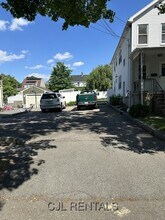 25 Charlotte Rd in Waltham, MA - Building Photo - Building Photo