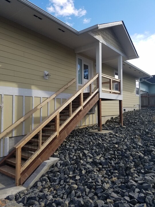 1080 1st Ave NE in Napavine, WA - Building Photo