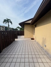 816 Sky Pine Way in Greenacres, FL - Building Photo - Building Photo