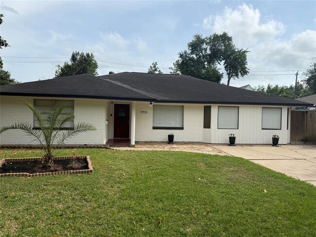 9711 Long Branch Ln in Houston, TX - Building Photo - Building Photo