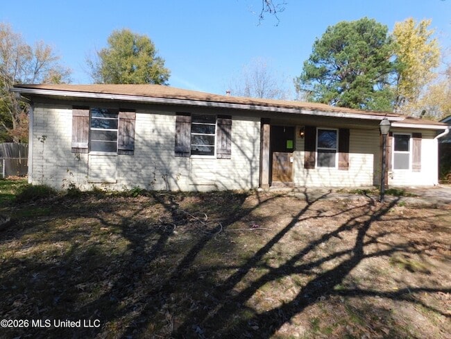 1926 Dorchester Dr in Southaven, MS - Foto de edificio - Building Photo