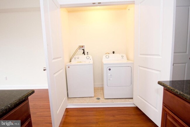 6040 Market St in Philadelphia, PA - Building Photo - Building Photo