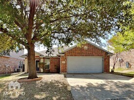 6513 Sierra Madre Dr in Fort Worth, TX - Building Photo