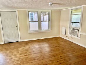 5168 Crooked Ln in Zephyrhills, FL - Building Photo - Building Photo