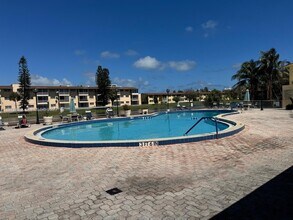 2820 NE 201st Terrace in Aventura, FL - Building Photo - Building Photo