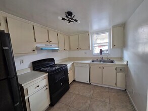 6512 SW 41st Pl in Davie, FL - Building Photo - Building Photo