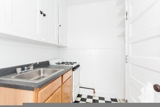 2700 N Spaulding Ave in Chicago, IL - Foto de edificio - Building Photo