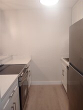 5821 Washington St in Hollywood, FL - Building Photo - Building Photo