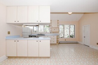 418 Front St, Unit 418 Front St. Marion in Marion, MA - Building Photo - Building Photo