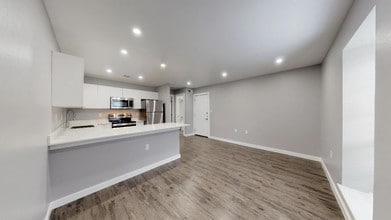 Junius Place Apartments in Dallas, TX - Foto de edificio - Building Photo