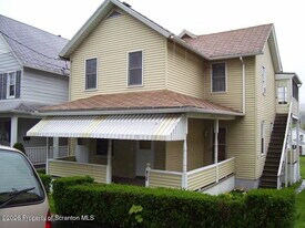 310 21st Ave in Scranton, PA - Building Photo