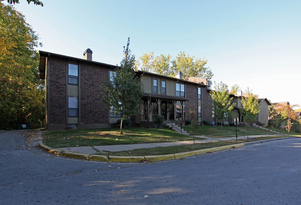 Northland Village Apartments in Kansas City, MO - Building Photo