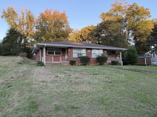 property at 1002 N Royal Ave