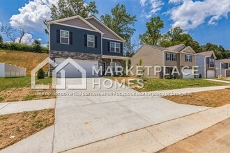 1019 Tomahawk Ter in Johnson City, TN - Building Photo - Building Photo