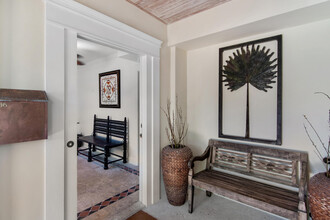 136 Chilean Ave in Palm Beach, FL - Building Photo - Building Photo