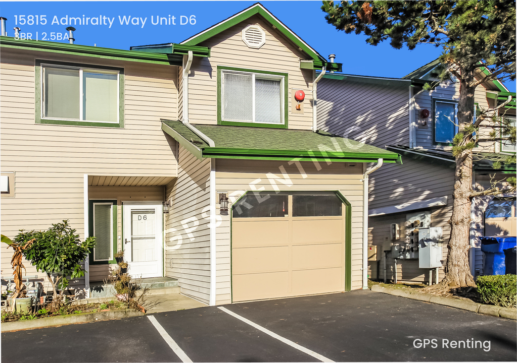 15815 Admiralty Way in Lynnwood, WA - Building Photo