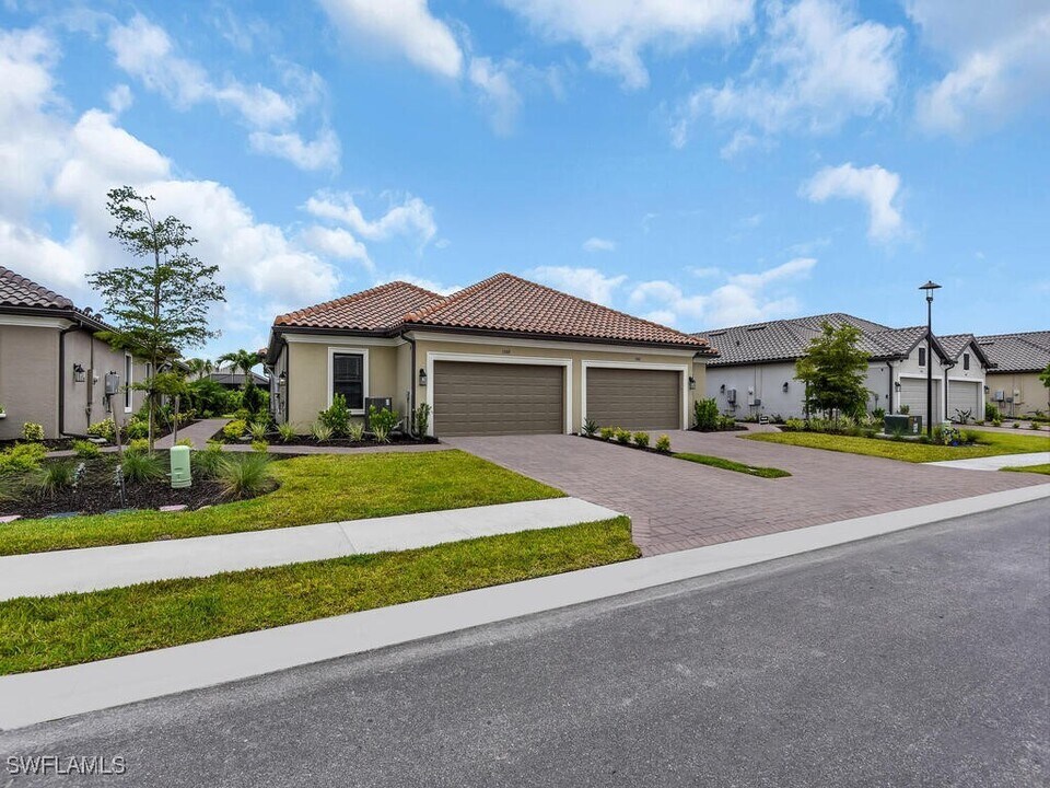15169 Sacile Ct in Naples, FL - Building Photo