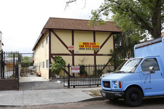 14148 Calvert St in Van Nuys, CA - Building Photo - Building Photo